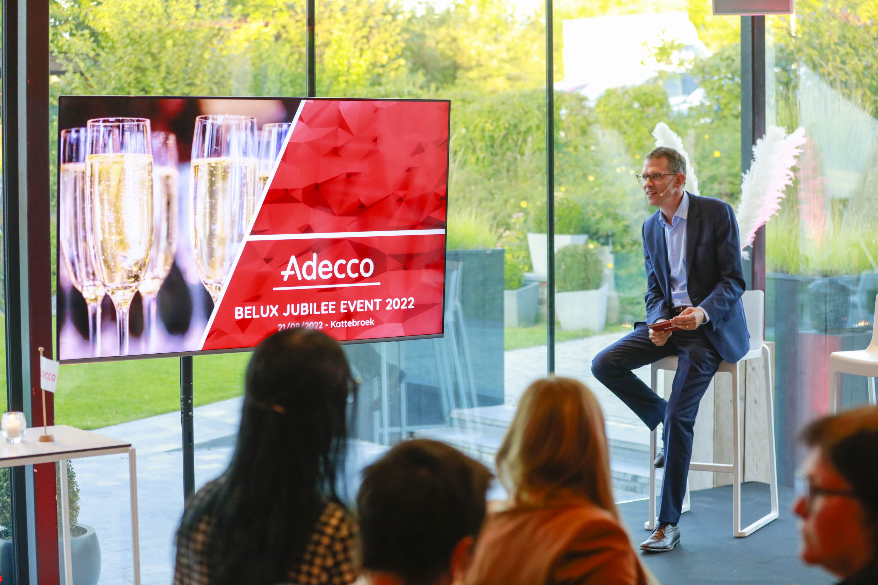 Page De Garde Adecco Adecco célèbre l’engagement de ses collaborateurs et collaboratrices
